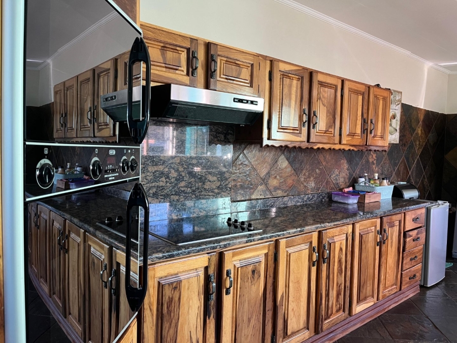 4 Bedroom Property for Sale in Lindequesdrif North West